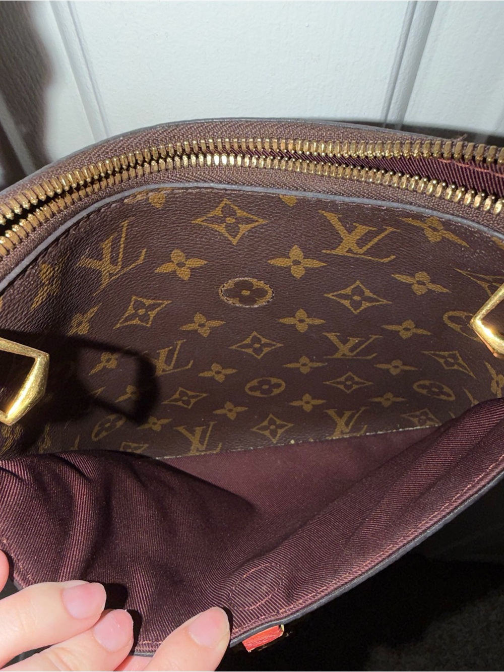 Louis Vuitton Monogram Shoulder Bag in Brown and Tan with Gold Hardware - Picture 4 of 10
